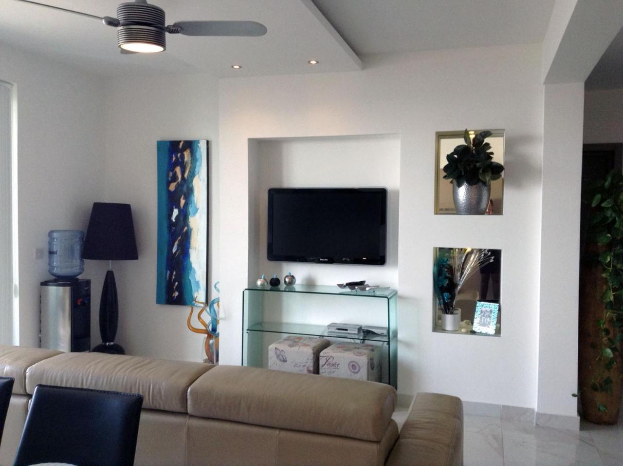Seafront Apartment With Pool St. Paul's Bay Exterior foto