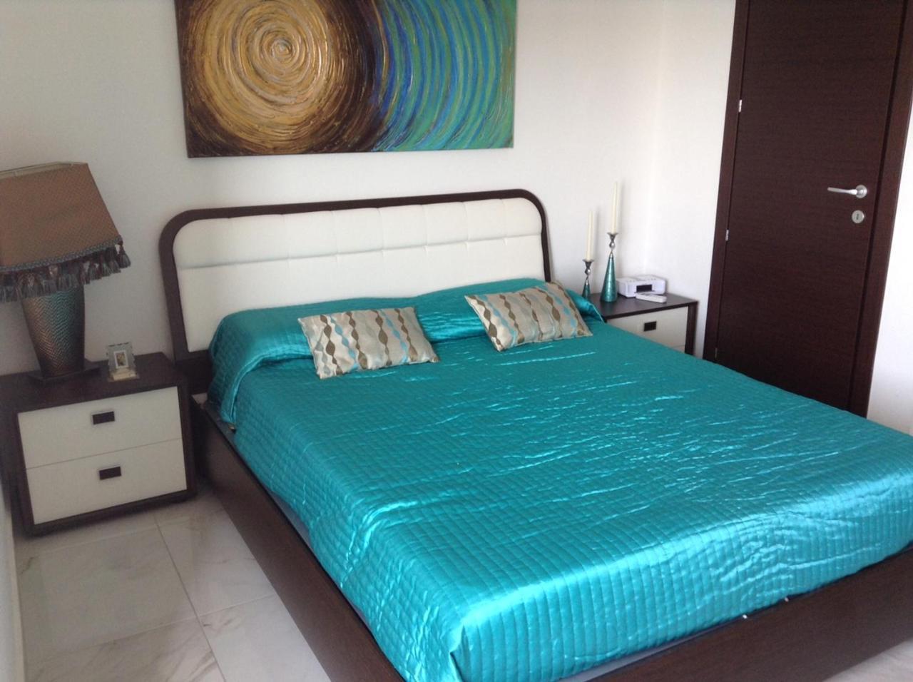 Seafront Apartment With Pool St. Paul's Bay Exterior foto